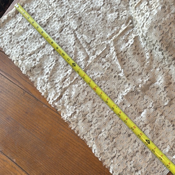 🥂BEAUTIFUL CHAMPAGNE/NUDE COLORED LACE FABRIC! - Picture 5 of 6